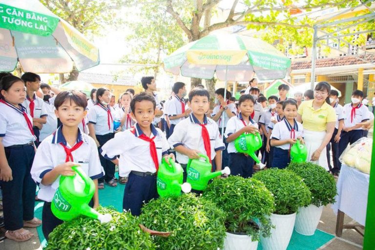 Học sinh hào hứng hưởng ứng Chương trình “Dinh dưỡng cân bằng cho thế hệ tương lai”