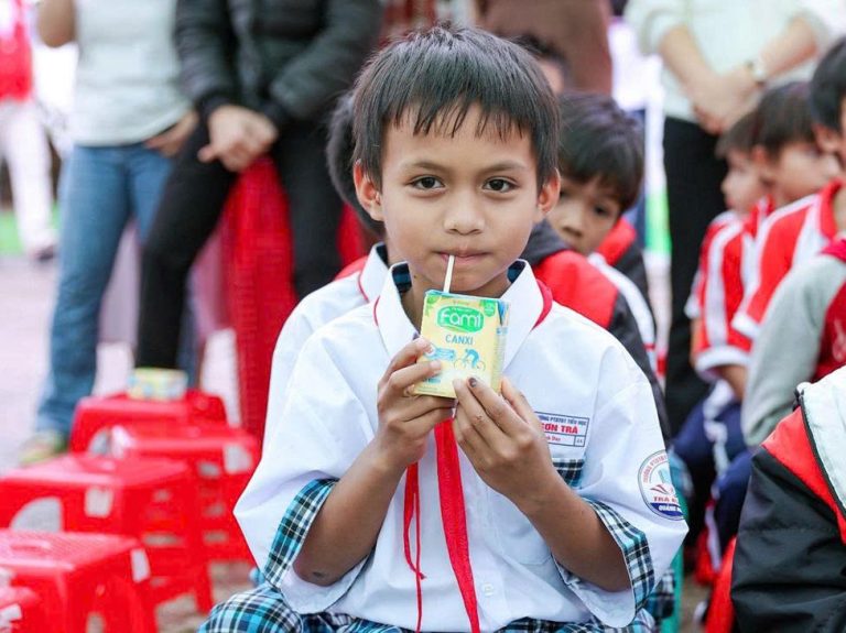 Từ “niềm tin với hạt đậu nành” đến hành trình “đưa đạm lành đến với trẻ em vùng cao” của Vinasoy